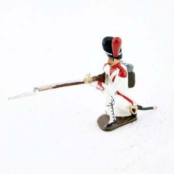 fantassin du 3e rgt de grenadiers de la garde &agrave; genou, fusil en joue