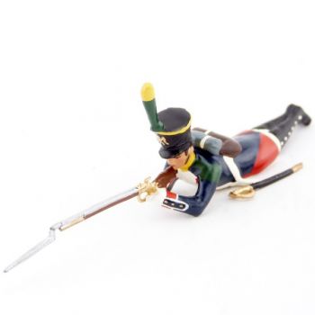 fantassin des voltigeurs du 17&egrave;me r&eacute;giment de ligne couch&eacute;, fusil en joue