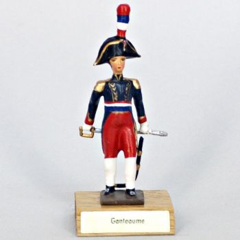 g&eacute;n&eacute;ral Ganteaume sur socle bois