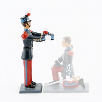 El&egrave;ve 2e ann&eacute;e remettant casoar - Saint-Cyr (MHKits)