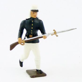 fantassin de la l&eacute;gion tenue bleue en tunique (Maroc, 1910) &agrave; l'assaut