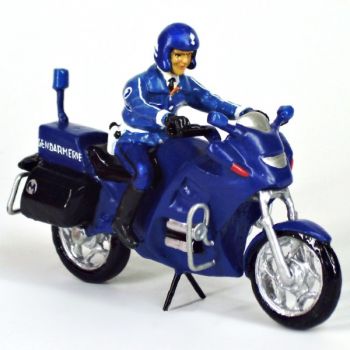 motard de gendarmerie en parka sur moto BMW R1150RT