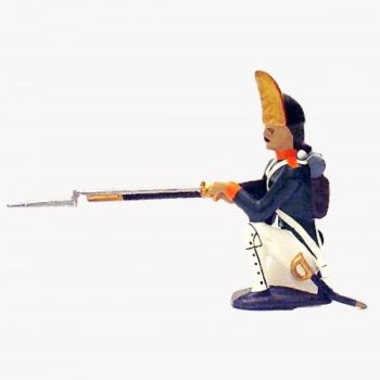 fantassin des grenadiers russes &agrave; genou, fusil en joue