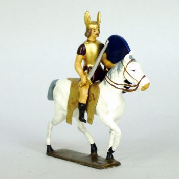 cavalier gaulois, casque ail&eacute;, avec glaive et bouclier
