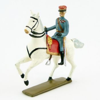 Mar&eacute;chal Foch sur cheval blanc cabr&eacute;