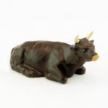 Vache marron couch&eacute;e