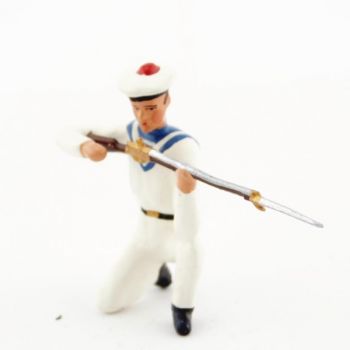 matelot des marins blancs &agrave; genou, fusil en joue