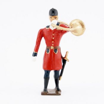 Veneur, veste rouge &agrave; parements noir, sonnant de la trompe (main gauche)