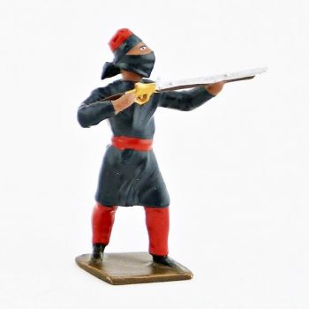 touareg au feu, tunique bleu fonc&eacute;, pantalon rouge