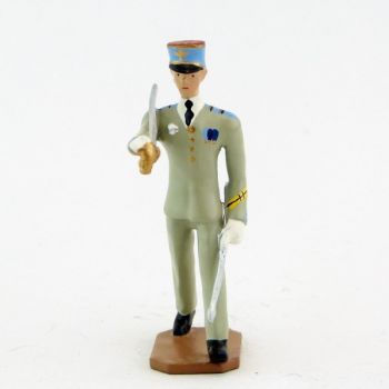 Officier avec sabre sur l'épaule - Ensoa / Saint-Maixent (S.E.A)
