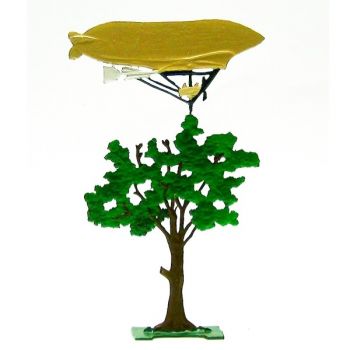 Ch&ecirc;ne surmont&eacute; d'un dirigeable