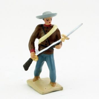 Mexicain avan&ccedil;ant avec fusil dans les mains