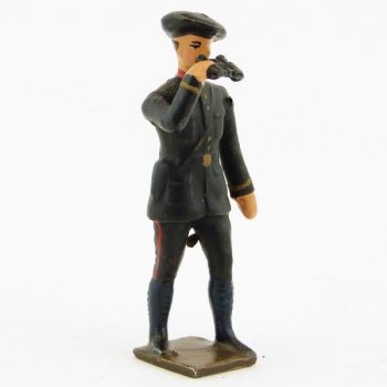 officier des Artilleurs de montagne avec Jumelles