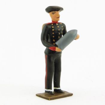 Artilleur de montagne avec Obus