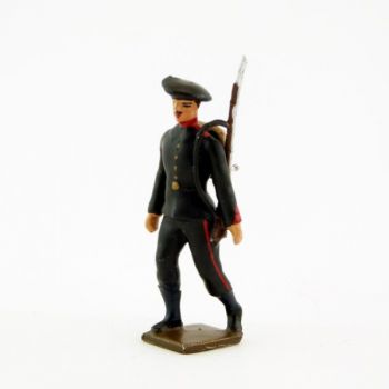 Fantassin des Artilleurs de montagne, fusil en bandouill&egrave;re