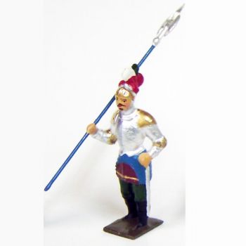 chevalier avec heaume à la main