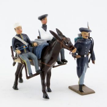 mulet avec brancards transportant deux bless&eacute;s assis