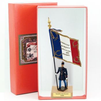 porte-drapeau grand mod&egrave;le des douaniers (IIIe r&eacute;publique) en coffret rouge