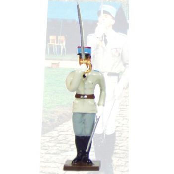 &eacute;l&egrave;ve de l'EAABC (Saumur) au pr&eacute;senter sabre (garde au drapeau)