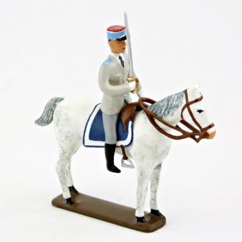 cavalier de la Garde à l'étendard de l'EAABC à cheval, au présenter sabre