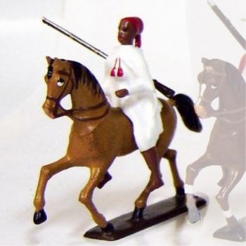 Goumier à cheval cape blanche et chéchia rouge