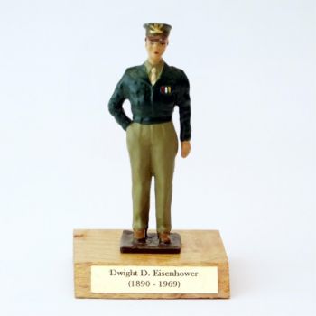 G&eacute;n&eacute;ral Eisenhower sur socle bois