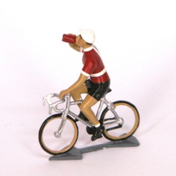 Maillot Danois buvant &agrave; la gourde