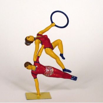 2 &eacute;quilibristes (au sol) avec anneau