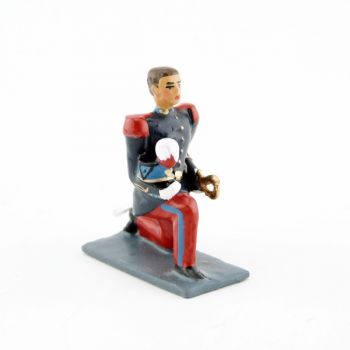 &eacute;l&egrave;ve Saint-Cyrien &agrave; genou avec casoar