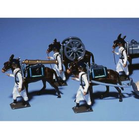 Chasseur alpin blanc tirant un mulet